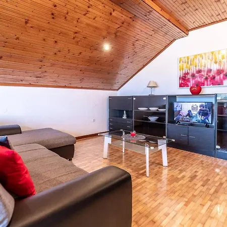 Ivana Apartment *